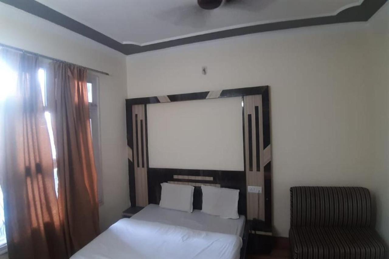 Oyo 81211 Hotel Janta Katra (Jammu and Kashmir) Exterior photo