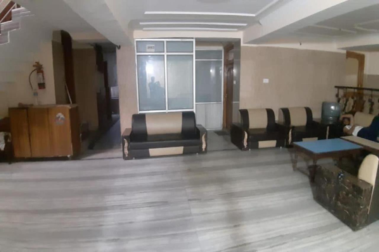 Oyo 81211 Hotel Janta Katra (Jammu and Kashmir) Exterior photo